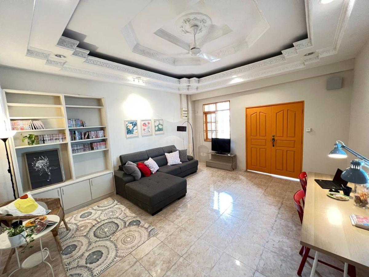 Myroom Georgetown, Off Jalan Burma, Gurney Drive Exteriör bild