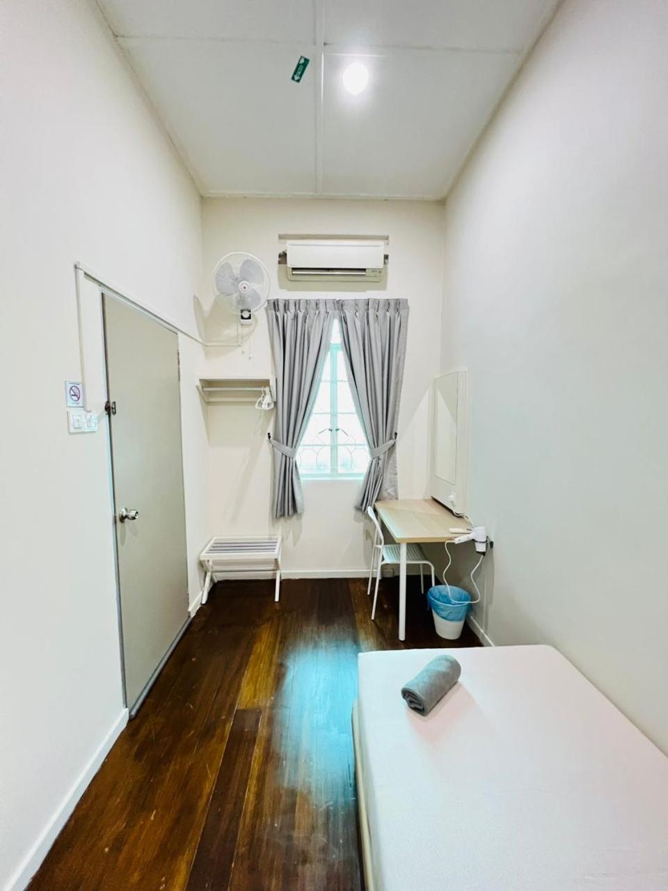 Myroom Georgetown, Off Jalan Burma, Gurney Drive Exteriör bild